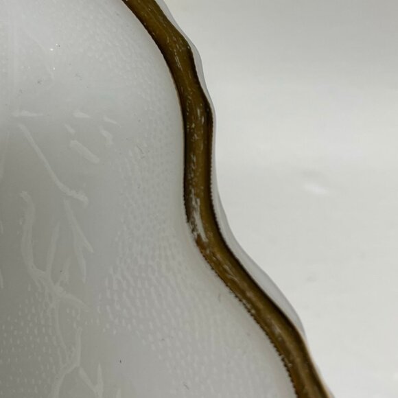 Vintage 1960's Anchor Hocking Milk Glass Grape Patterned Scalloped Serving Bowl - Picture 5 of 14